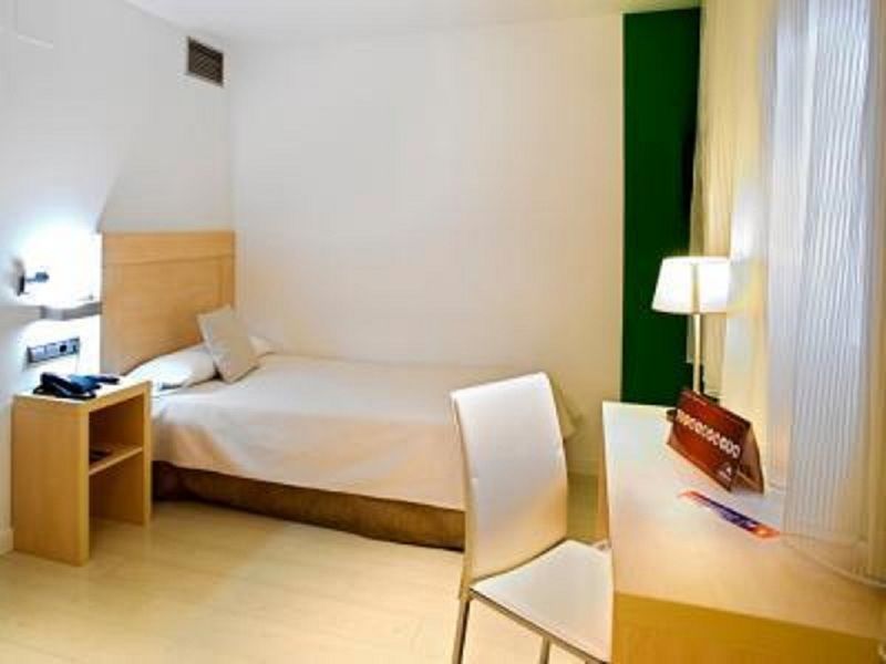 Hotel Europa Хаэн Экстерьер фото